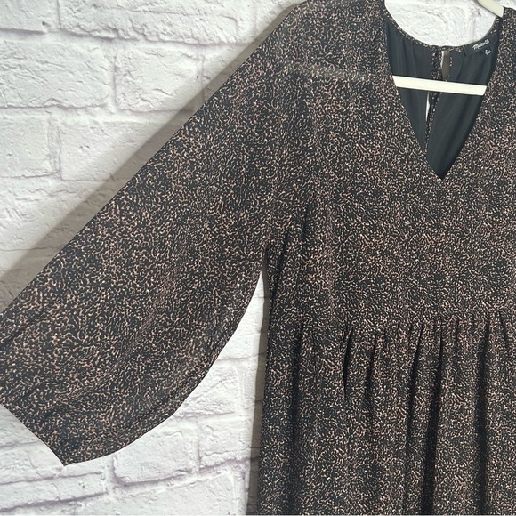 Madewell Crinkle Georgette V-Neck Babydoll Dress in Brushed Texture - Picture 11 of 16